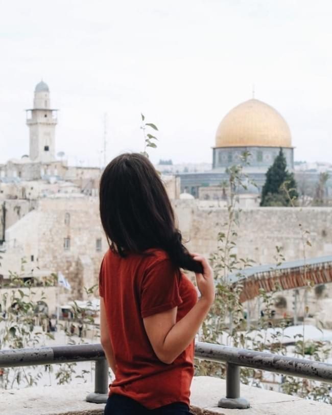 Make Money While You Travel: Go Milena!